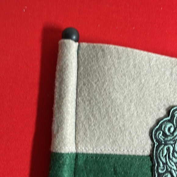 UNIVERSAL STUDIOS EXCLUSIVE HARRY POTTER HOUSE PENANT FLAG: SLYTHERIN - Picture 3 of 7